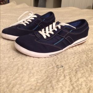 KEDS SIZE 7.5